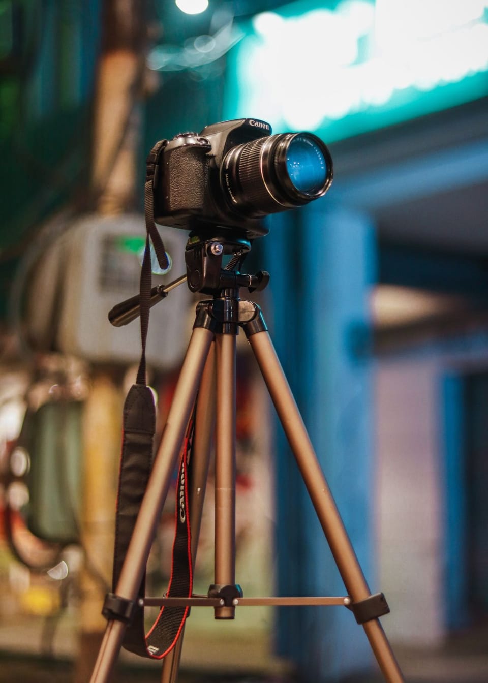 Ready, Steady, Shoot: How To Put A Camera On A Tripod The Easy Way!